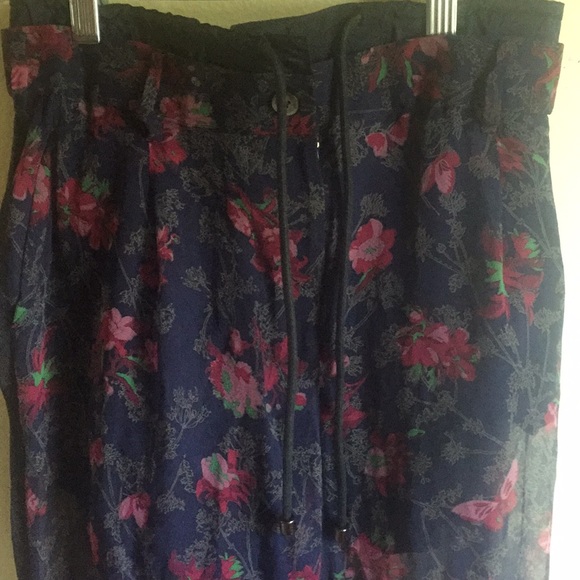 ✨Host Pick✨ Sacai floral/butterfly Palazzo pants - Picture 3 of 12